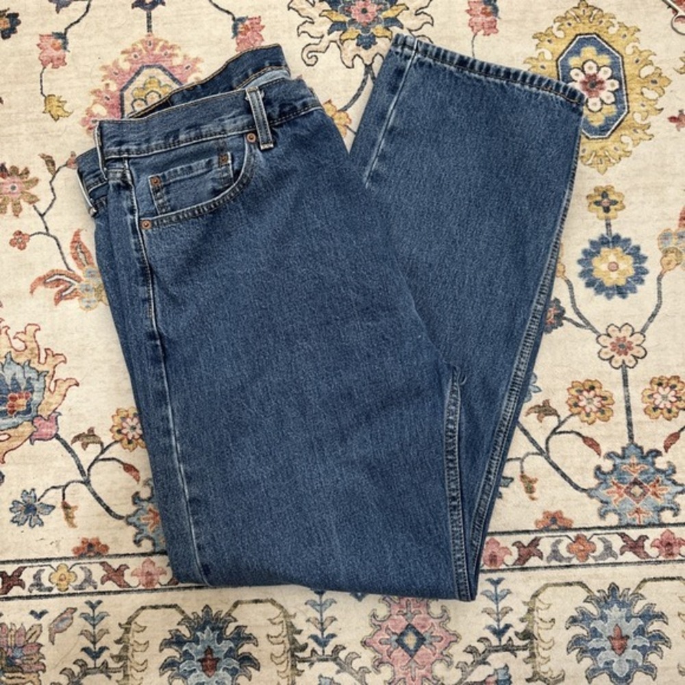 Levis 505 Jeans Mens 42x32 Blue Denim Straight Leg Zip Fly Classic Medium Wash - Picture 9 of 11